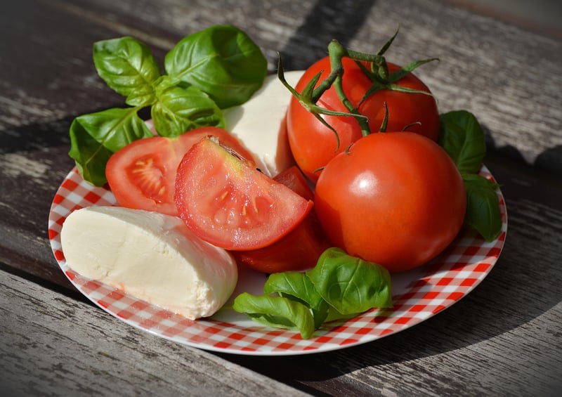 Balsamic Strawberry Caprese Salad